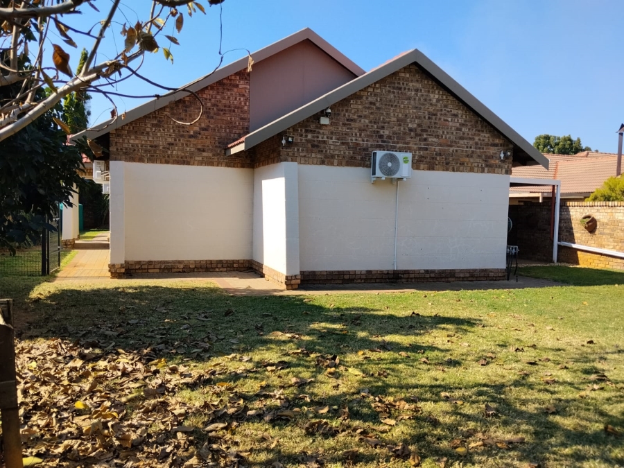 3 Bedroom Property for Sale in Waterval East North West